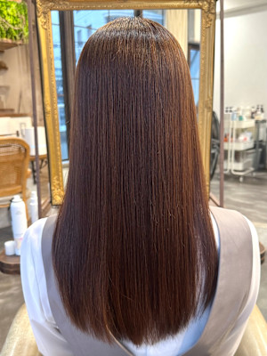 美髪縮毛矯正で自然なストレートへ