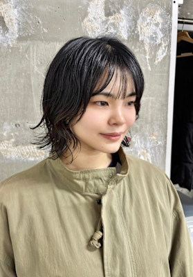 毛先だけパーマのニュアンスウルフ
