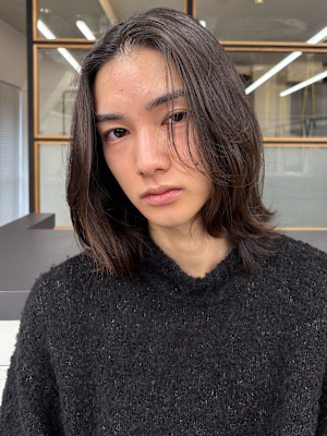 韓国風◎センターパートミディアムヘアニュアンス