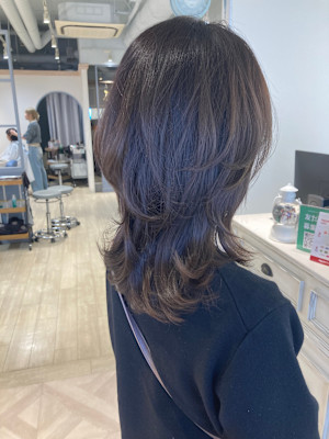 くびれウルフセミロングレイヤースタイルアップカット