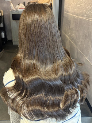 《鈴木茉奈》オリーブブラウン/ダブルカラー/透明感