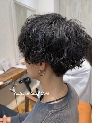 ナチュラルなサーフカールでこなれ感◎高橋美穂