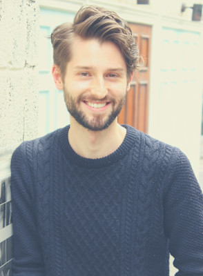 リバースセンターパート刈り上げセンターパートサーフカール