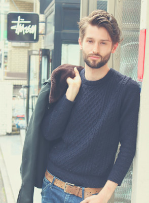 刈り上げセンターパートサーフカールフェザーパーママレットヘア