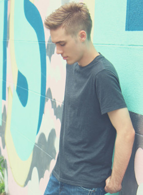 リバースセンターパート刈り上げセンターパートサーフカール