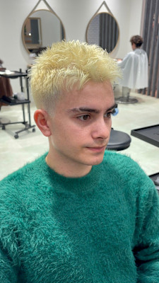 2ブリーチ×オンカラーで作るバズカット風スタイル【三軒茶屋】