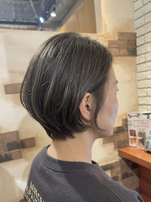 横顔まで美しく魅せる大人ショート【158スタイル】