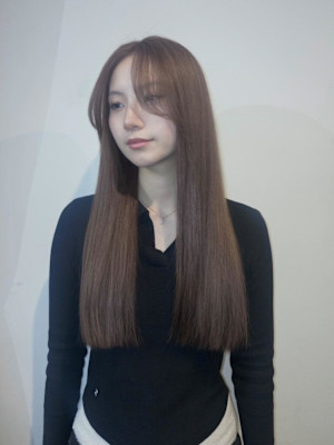 ベージュカラー　透明感カラー　顔周りカット