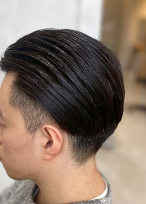 Reglus hair design パセオ野間大池店