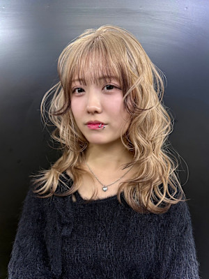 ベージュ　デザインカラー　ケアブリーチカラー　原宿/表参道