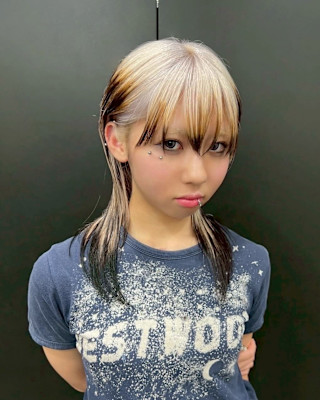 ルーツカラー　デザインカラー　ケアブリーチカラー　姫レイヤー