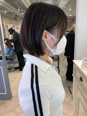 長めショートボブコンパクトシルエットオイル仕上げ