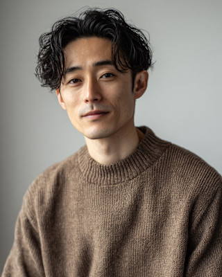 大人の色気◎センターパート×ニュアンスパーマ