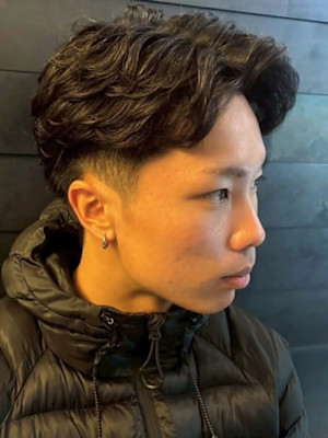 フェザーパーマ フェードカット シェービング 眉毛カット 