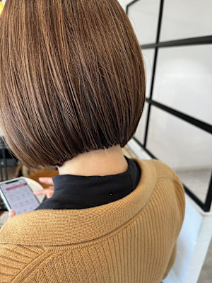 キャラメルベージュ×艶ボブ