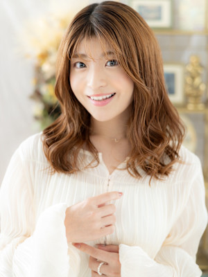 細めハイライトS字カールゆるふわセミディセミロングレイヤーb