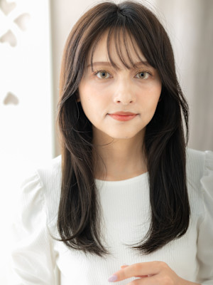 黒髪ダークアッシュ顔周りレイヤーエアストレート30代40代