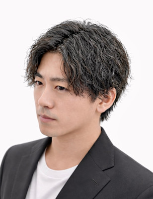 センターパートウルフツイストスパイラルパーマ