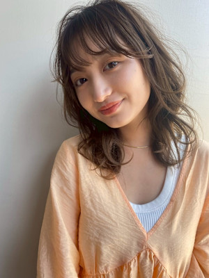 やわらかミディアムレイヤーカット