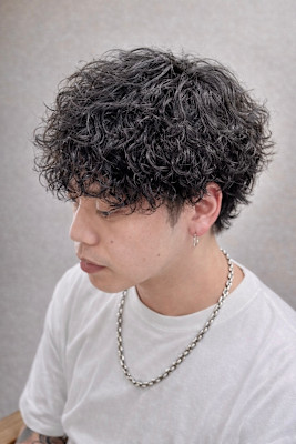 無造作スパイラルパーマ×色気マッシュ