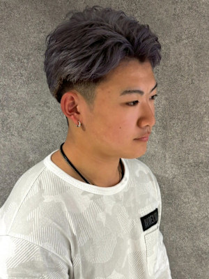 アップバング ハイトーン ブリーチ グレージュ 刈り上げ 