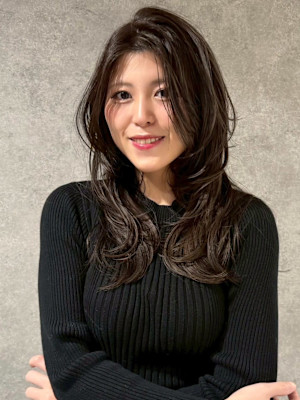 ロングレイヤー 髪質改善 顔周りレイヤー アッシュ 透明感