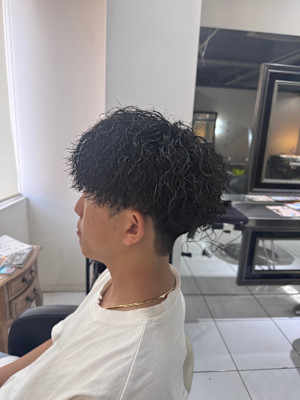 ツイストスパイラルパーマ　縦落ちツイスト　縦落ちパーマ　眉毛