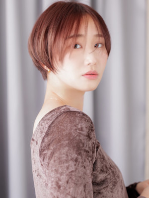 ピンクベージュ似合わせカット抜け感クールショート20代30代