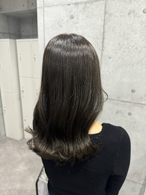 オリーブグレージュ