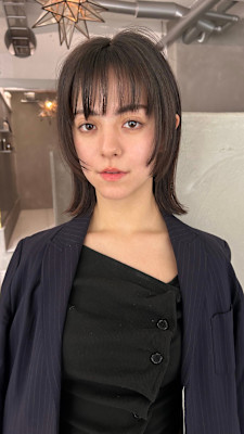 ミディアムウルフスタイル ストレートパーマ　縮毛矯正