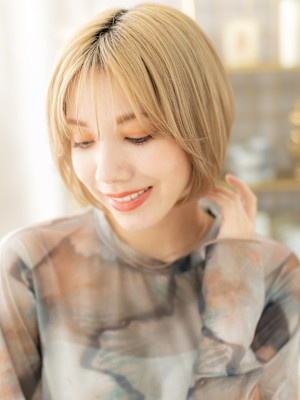 小顔丸みボブレイヤーショート全頭ブリーチナチュラルショートb