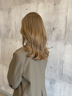 シークレットハイライトベージュ《ARCH CHIAKI》