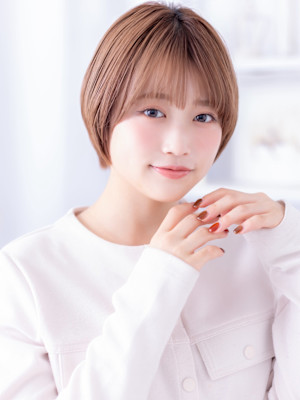 ツヤ感ローズベージュ小顔コンパクトショートナチュラルショート