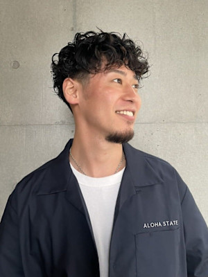 ランダムパーマ メンズパーマ 刈り上げショート/池田佑輔