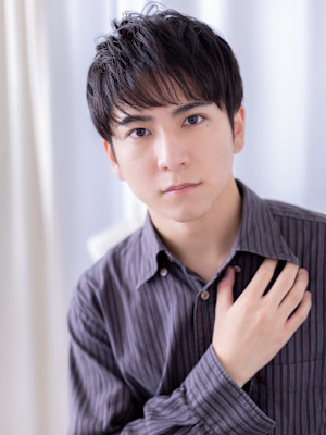 オリーブグレーモテ髪シールスルーマッシュ　ルーズショート