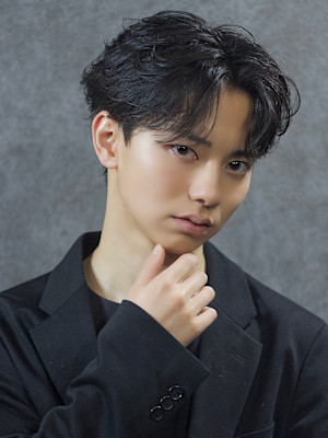 センターパート×ニュアンスパーマ×フェザーパーマ×大人men