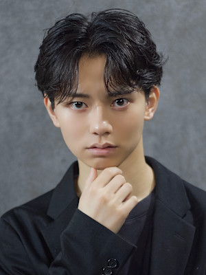 センターパート×ニュアンスパーマ×フェザーパーマ×大人men