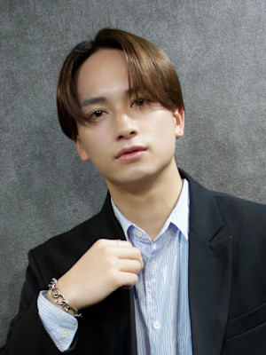 センターパート×曲がる縮毛矯正×韓国風×大人men's