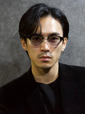 サイドパート×センターパート×ニュアンスパーマ×ビジネス