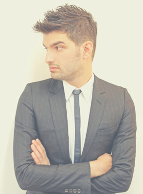 刈り上げセンターパートサーフカールフェザーパーママレットヘア