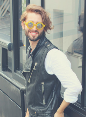 リバースセンターパート刈り上げセンターパートサーフカール