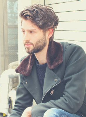 リバースセンターパート刈り上げセンターパートサーフカール