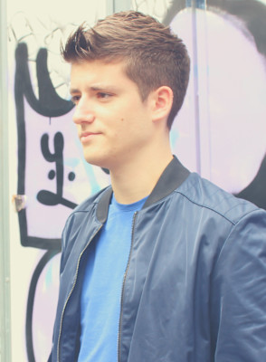 リバースセンターパート刈り上げセンターパートサーフカール