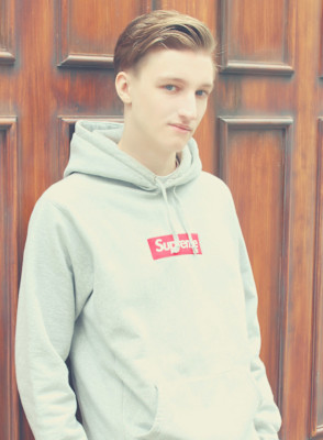 リバースセンターパート刈り上げセンターパートサーフカール