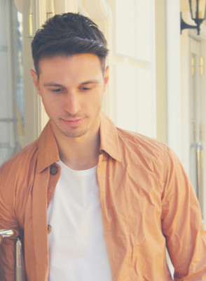 刈り上げセンターパートサーフカールフェザーパーママレットヘア