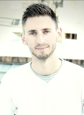 リバースセンターパート刈り上げセンターパートサーフカール