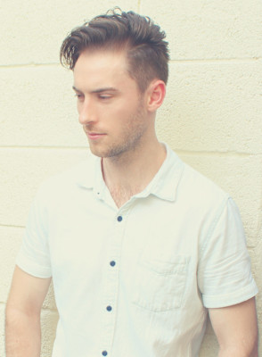 刈り上げセンターパートサーフカールフェザーパーママレットヘア