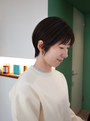 スタイリングが簡単な大人ショート