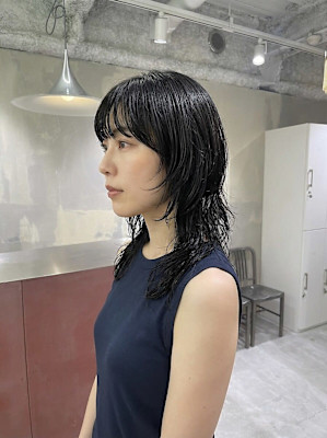 抜け感レイヤーウルフ×ニュアンスウェット