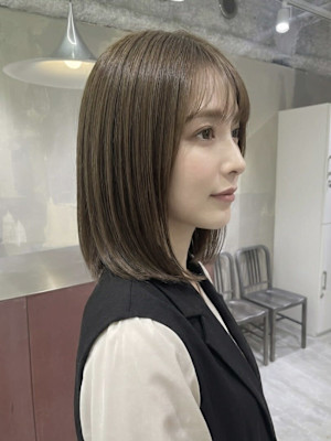 透明感ミディボブ×シアーベージュ